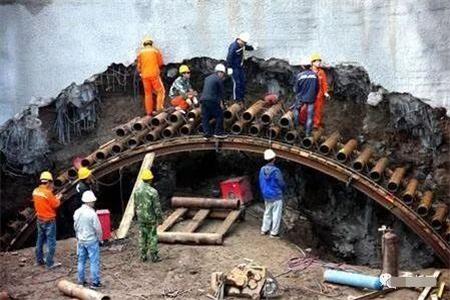 河间隧道钢花管支护案例